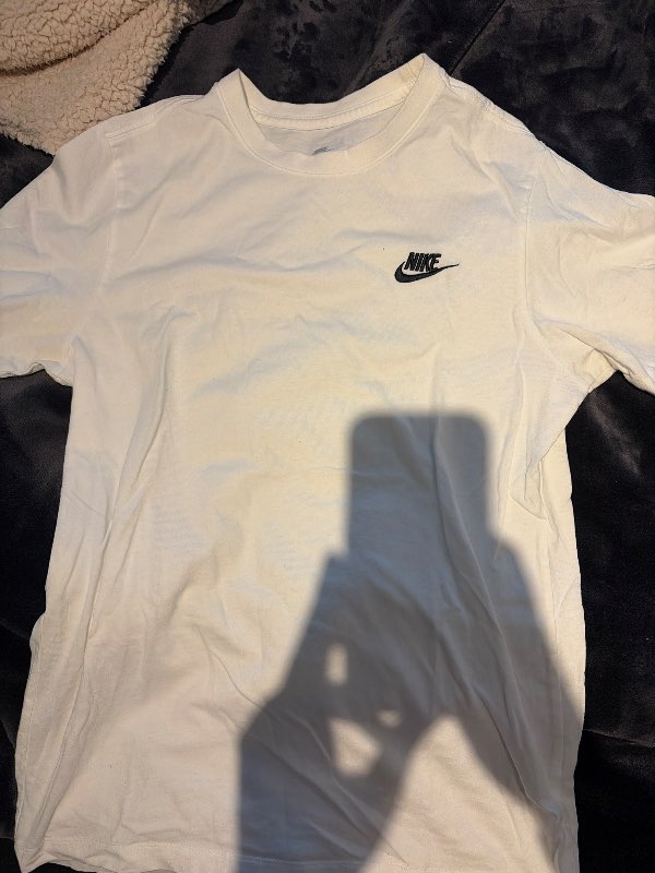 Hvítur Nike bolur