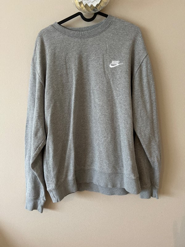 Nike peysa grá