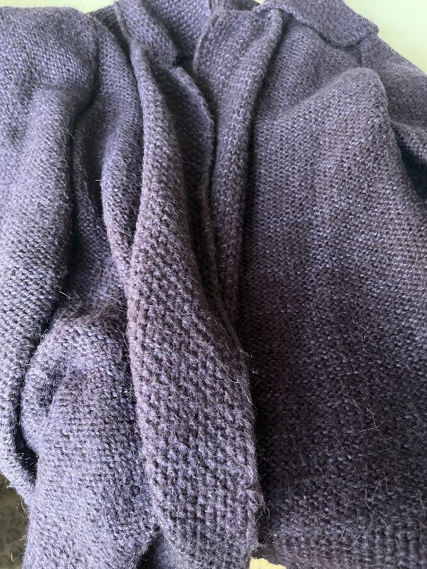 Fjólublá nýleg peysa