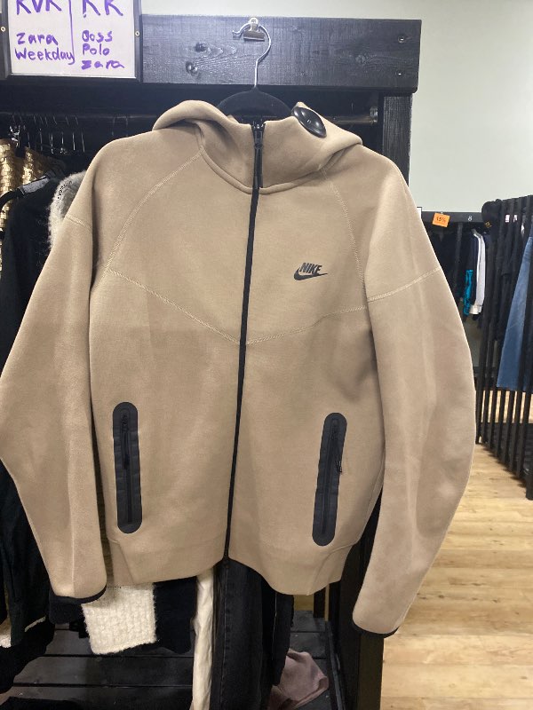 Nike tech fleece peysa