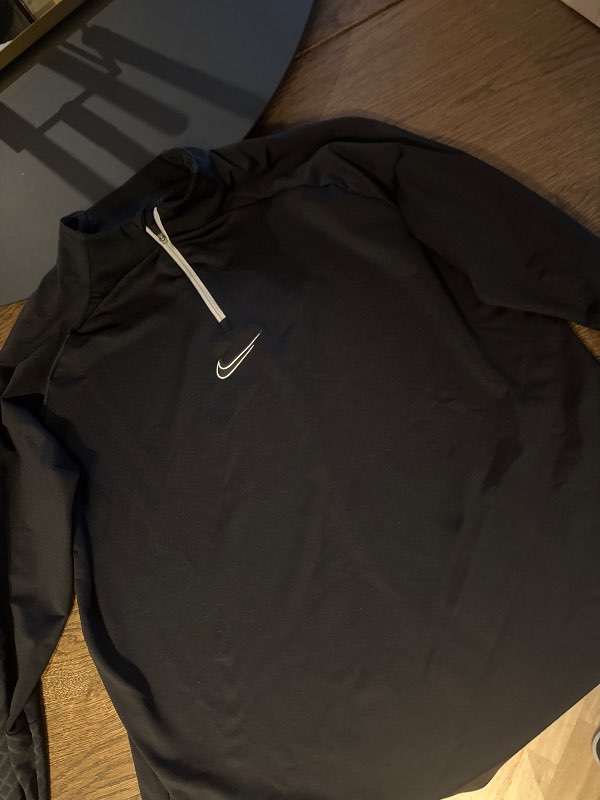 Nike peysa íþrótta