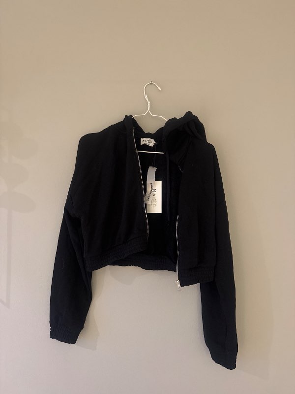 NAKD cropped hettupeysa