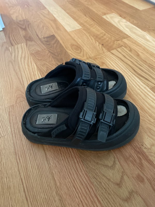 Eytys sandalar