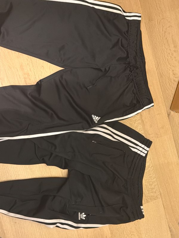 Adidas buxur svartar