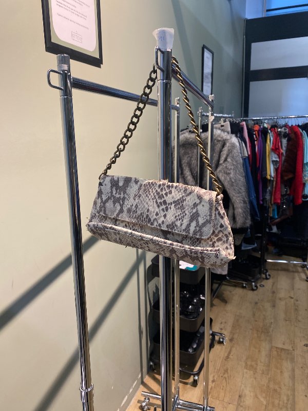 Snake print taska