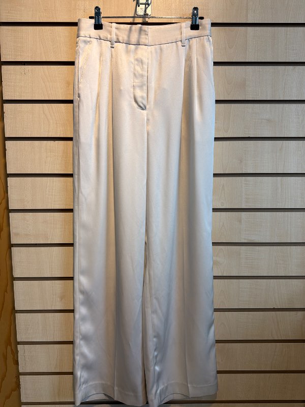 Aritzia buxur