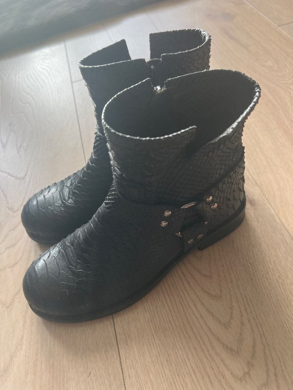 Billybi öklastígvél ónotuð