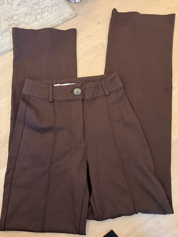 Brúnar suit pants