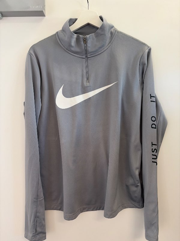 Nike peysa
