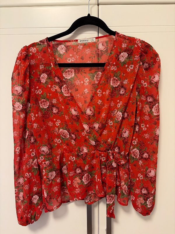 Stradivarius rauð blússa L