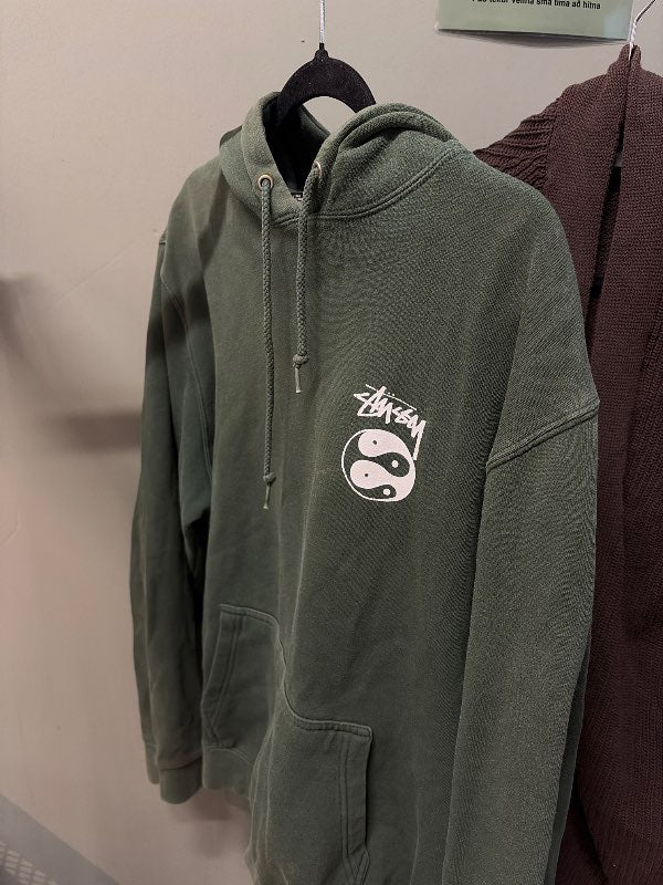Stussy hettupeysa græn
