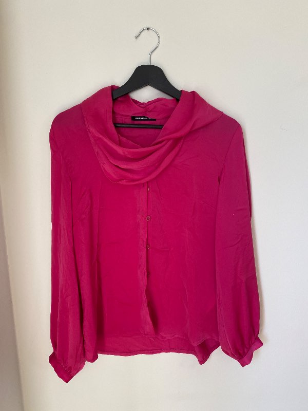 hotpink blússa