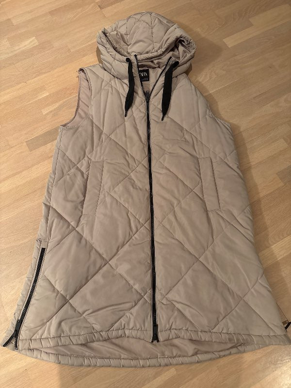 Zara vesti beige