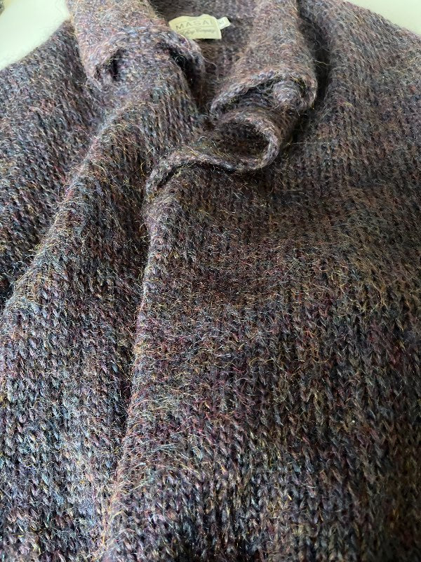 Masai ný fjólublà peysa