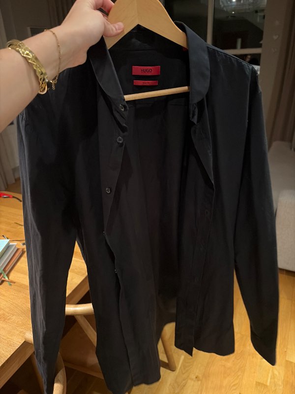 Svört Hugo Boss skyrta
