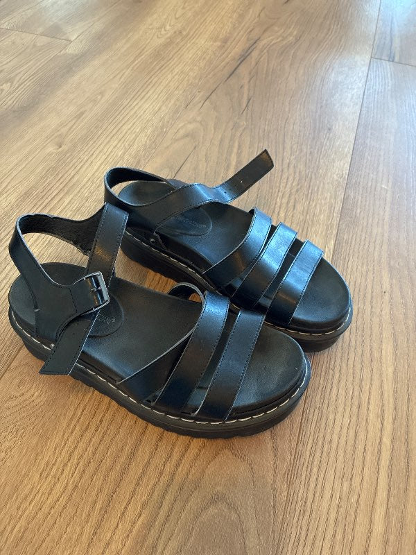 Sandalar