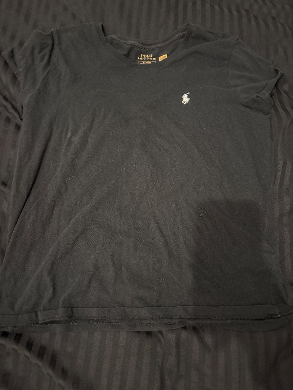 Svartur polo bolur