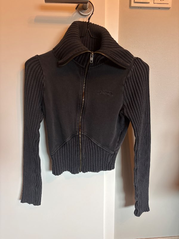 BDG jeans peysa