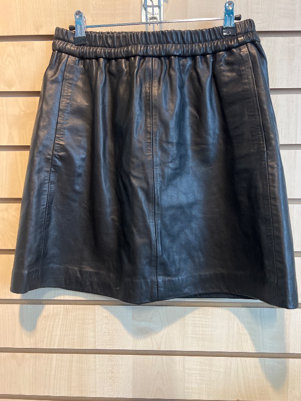 In wear 100%Lambaleður