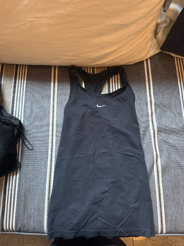 Nike íþróttabolur