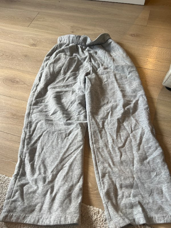 Gráar sweatpants