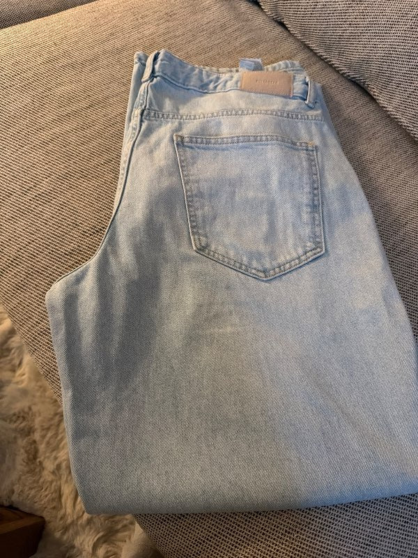 Pull and bear ljosar buxur onotaðar