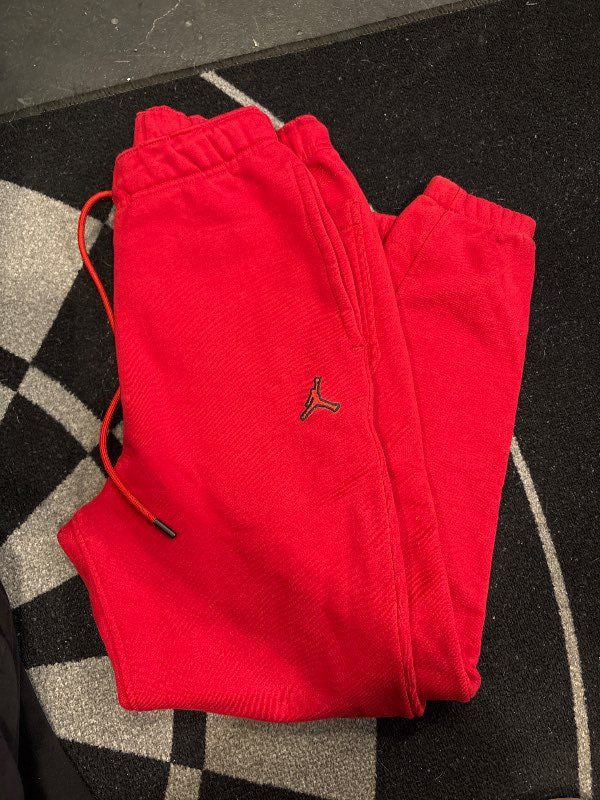 Rauðar jordan buxur