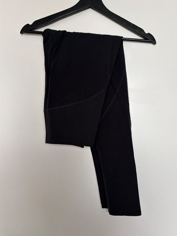 OYSHO íþróttabuxur svartar