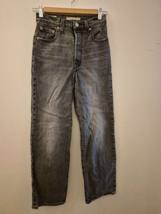 Levis