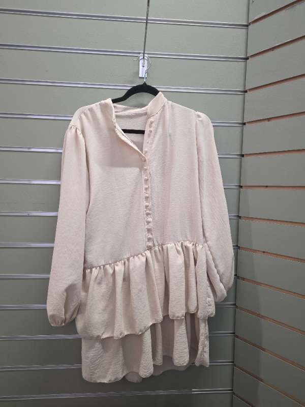Beige kjóll