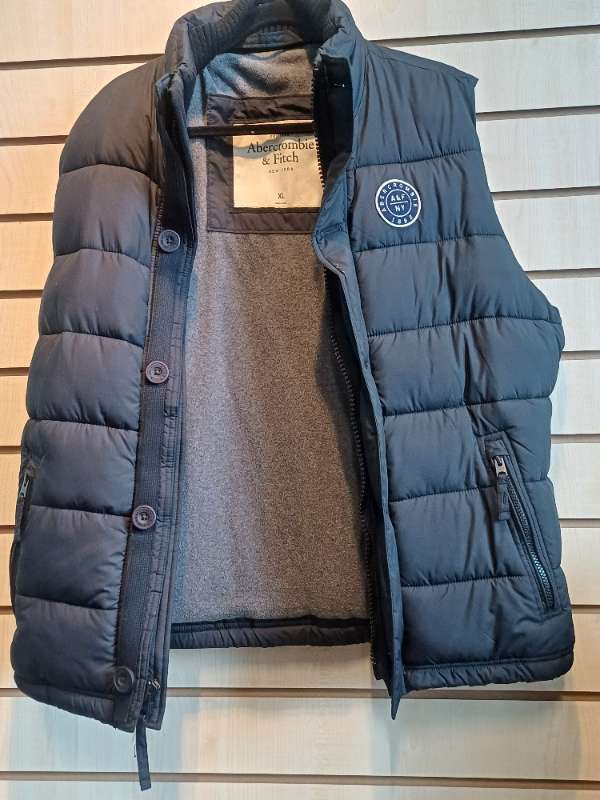 Abercrombie & Fitch vesti