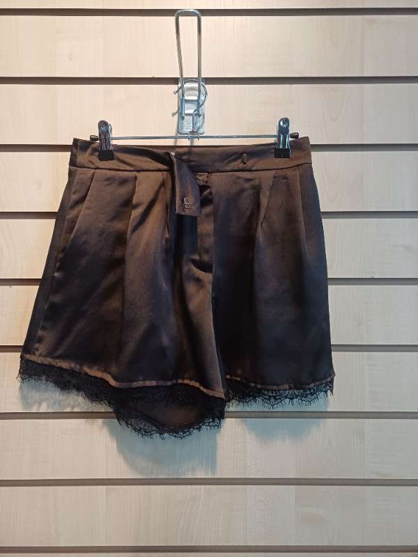 Zara stuttbuxur