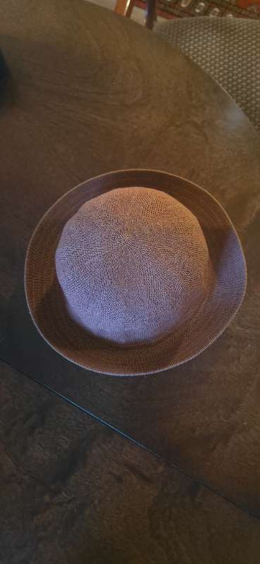 Hattur brúnn nylon
