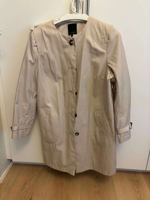 Ljós kápa (Collection D)