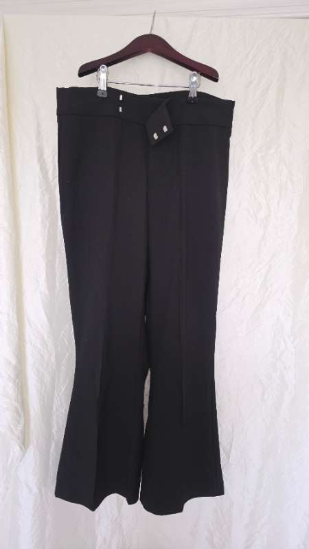 Gina Tricot buxur