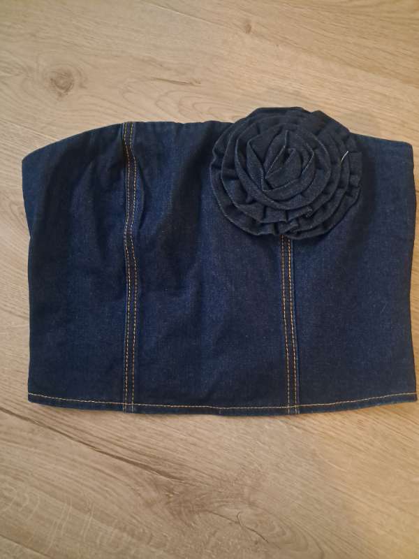 PrettyLittleThing top