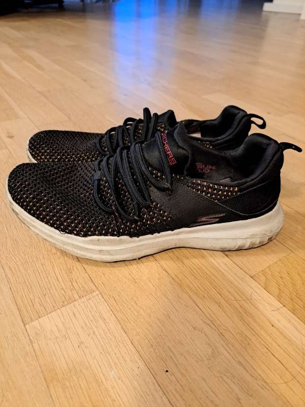 Skechers skór