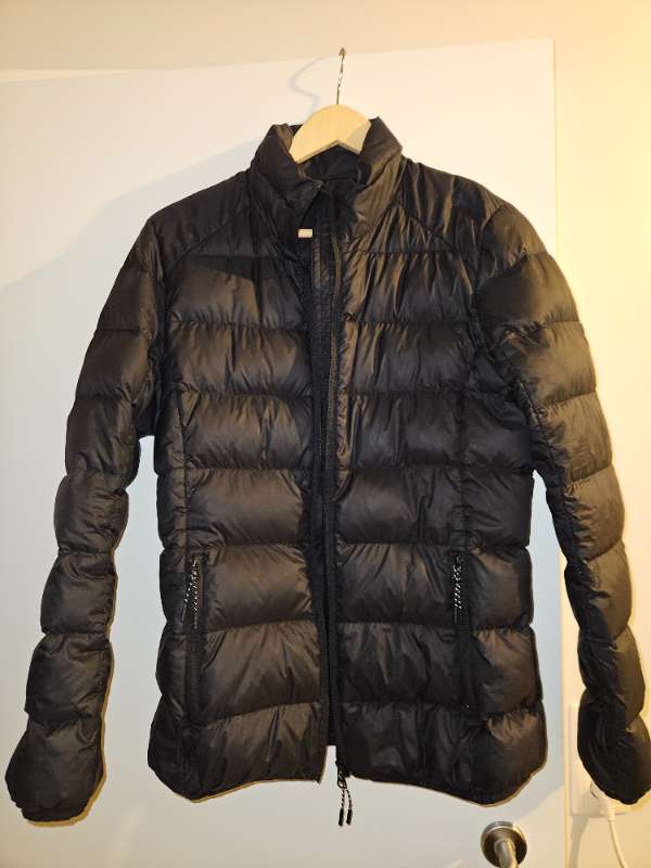 Icewear dúnjakki svartur
