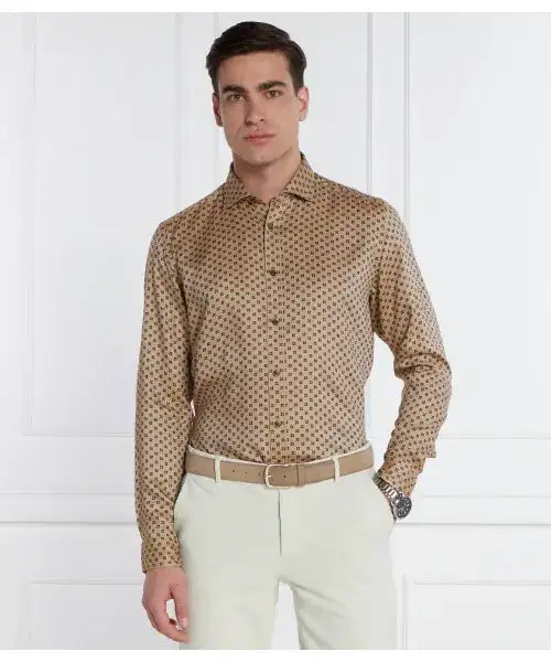 Hugo Boss skyrta ljóslituð