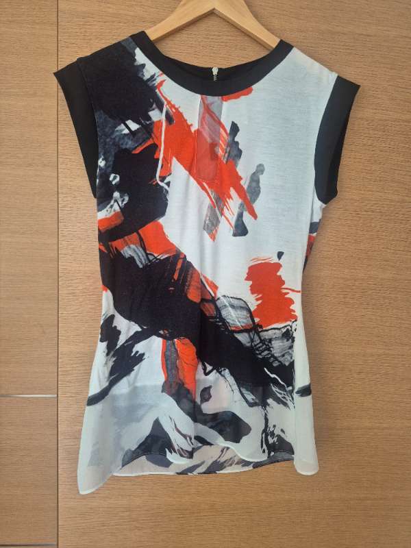 2. Karen Millen bolur