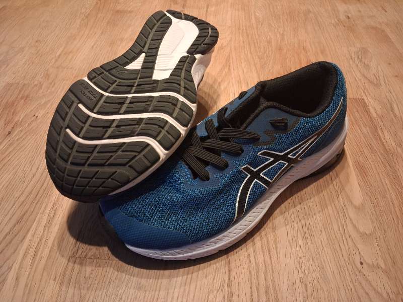 Asics GT-1000 bláir skór