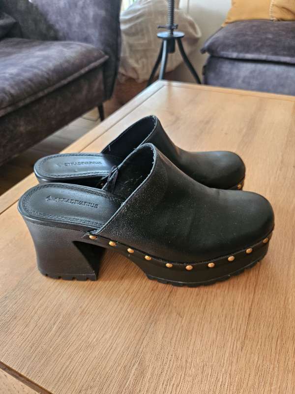 Stradivarius skór