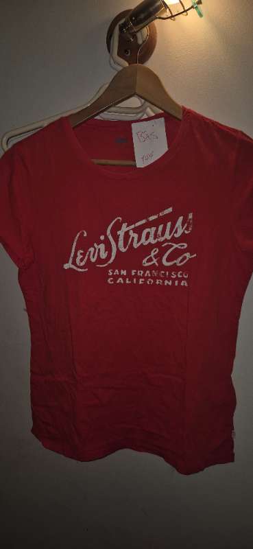 Levi's raudur tshirt