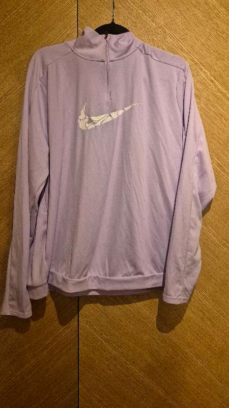 Nike Swoosh peysa