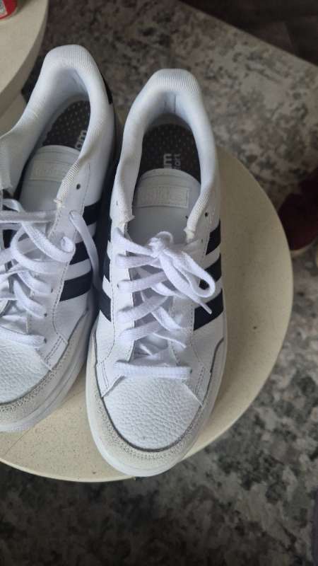 Adidas skór