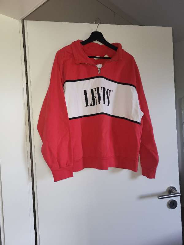 Peysa Levis