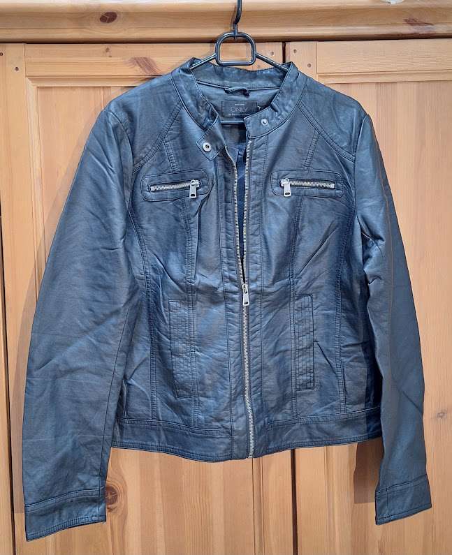 Black women's jacket ONLY 42