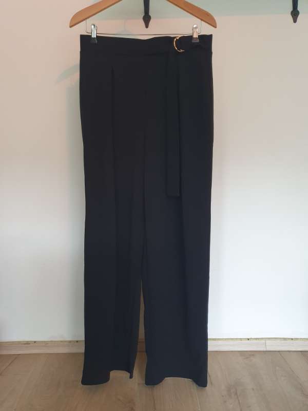 H&M svartar buxur wide m/sylgju