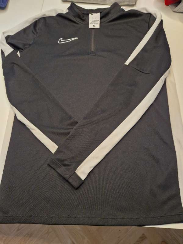Nike æfingabolur