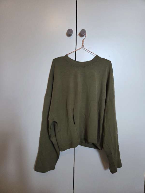 Asos peysa græn ónotuð